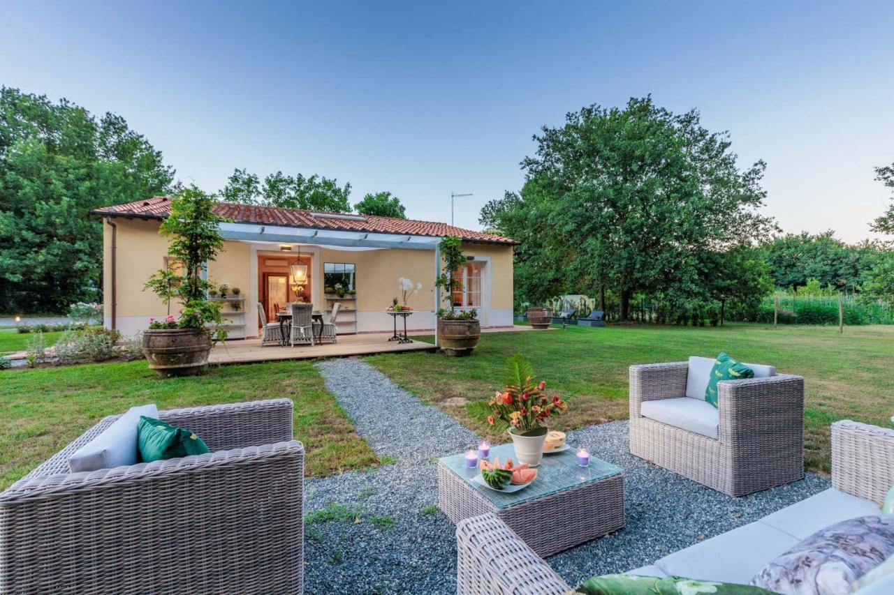 Villa Bassotta, A Charming Cottage 卢卡 外观 照片