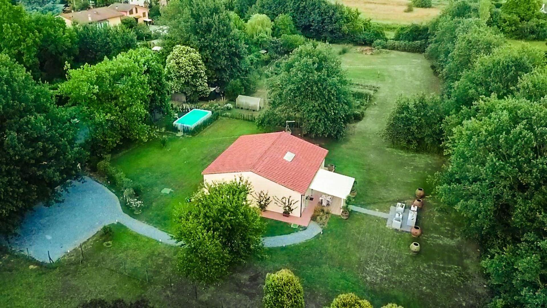 Villa Bassotta, A Charming Cottage 卢卡 外观 照片