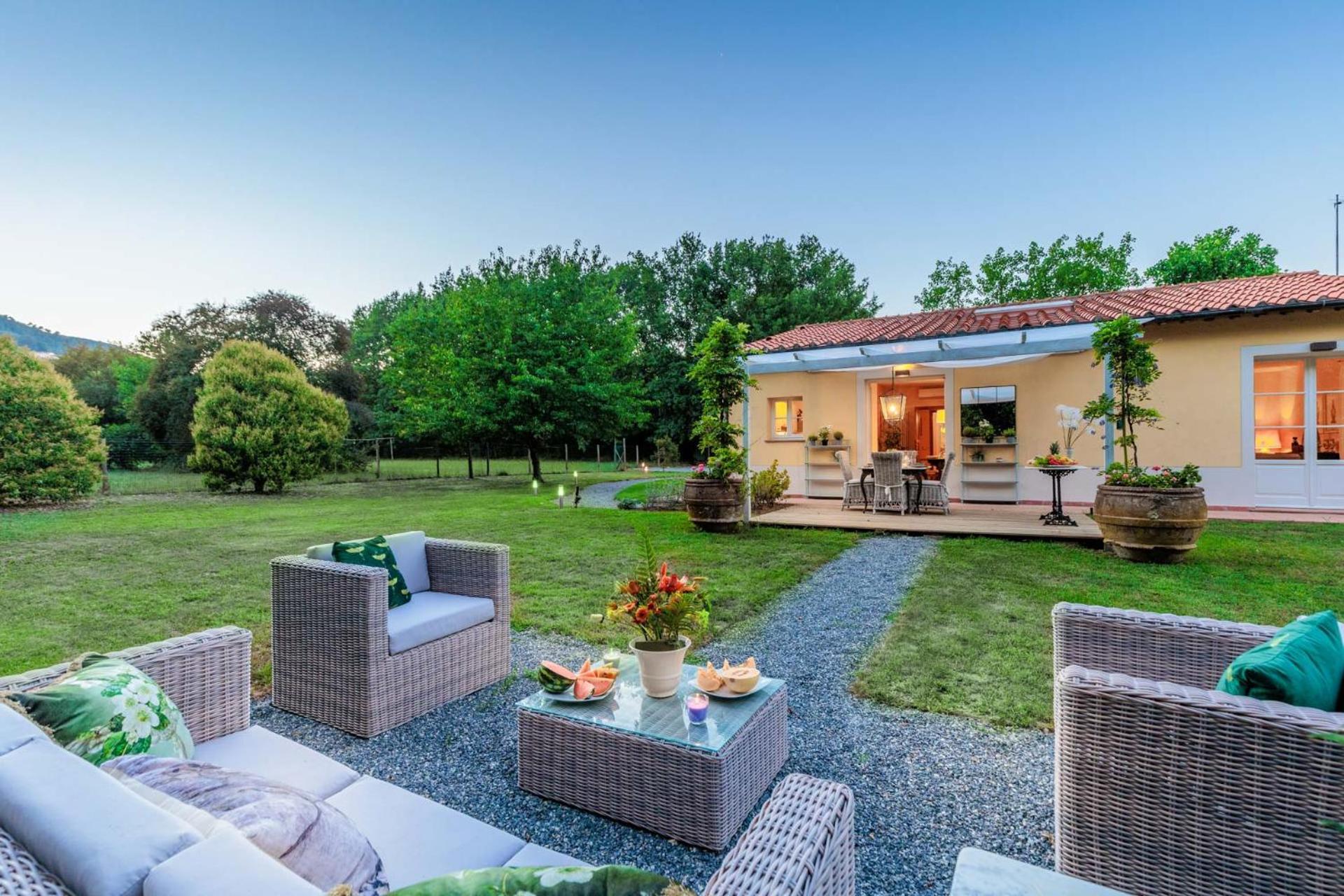 Villa Bassotta, A Charming Cottage 卢卡 外观 照片