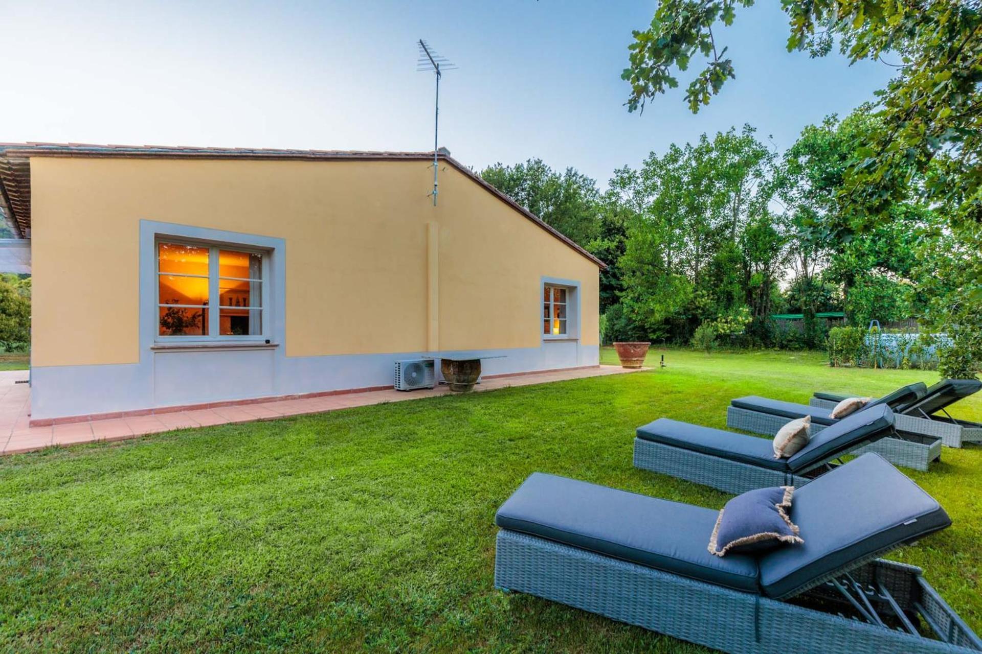 Villa Bassotta, A Charming Cottage 卢卡 外观 照片