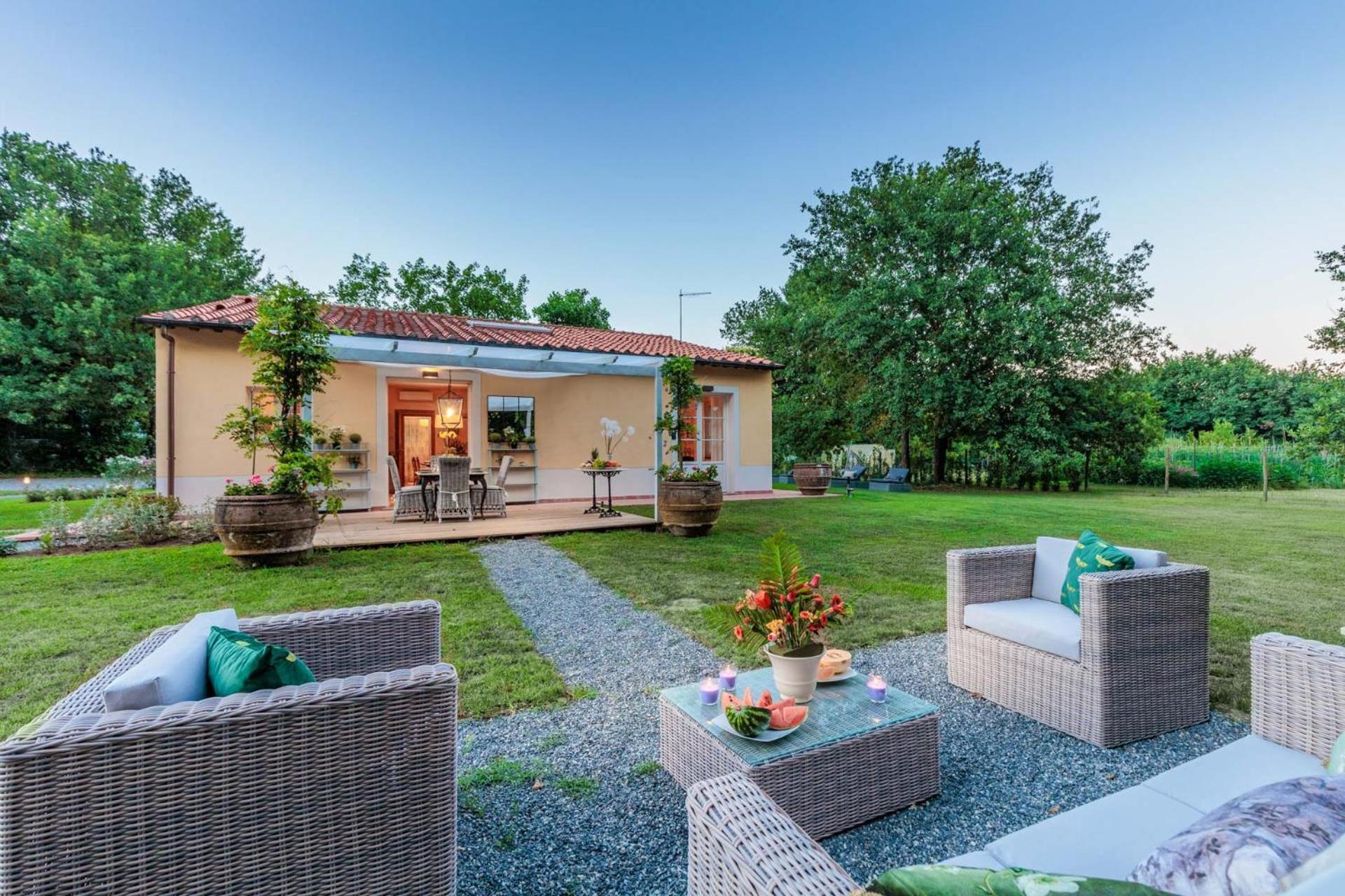 Villa Bassotta, A Charming Cottage 卢卡 外观 照片